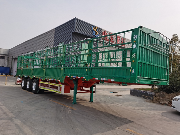 13米鹅颈仓栅式运输91羞羞免费网站